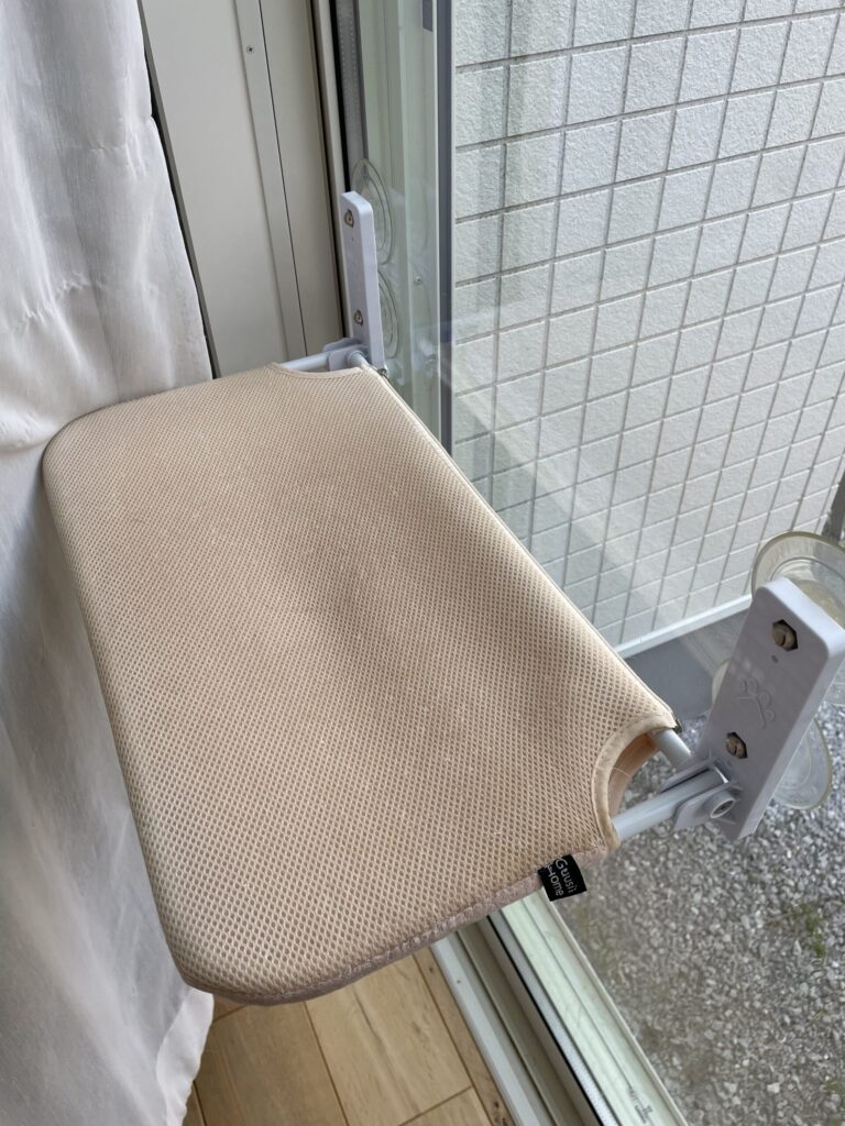 GUUSII HOME 折りたたみ式 猫窓ハンモック ベージュ Mサイズ 商品全体